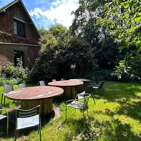 Vakantiehuis Salle Ancienne Ferme Du Chateau *